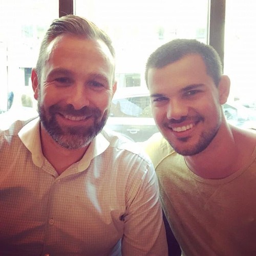 CKJCEhaVEAANlUV.jpg large.jpg