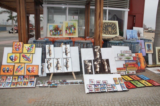 Feira de Artesanato Urbano SAPO Viajar An Armario Que Plancha La Ropa ~ Feira de Artesanato Urbano SAPO Viajar An
